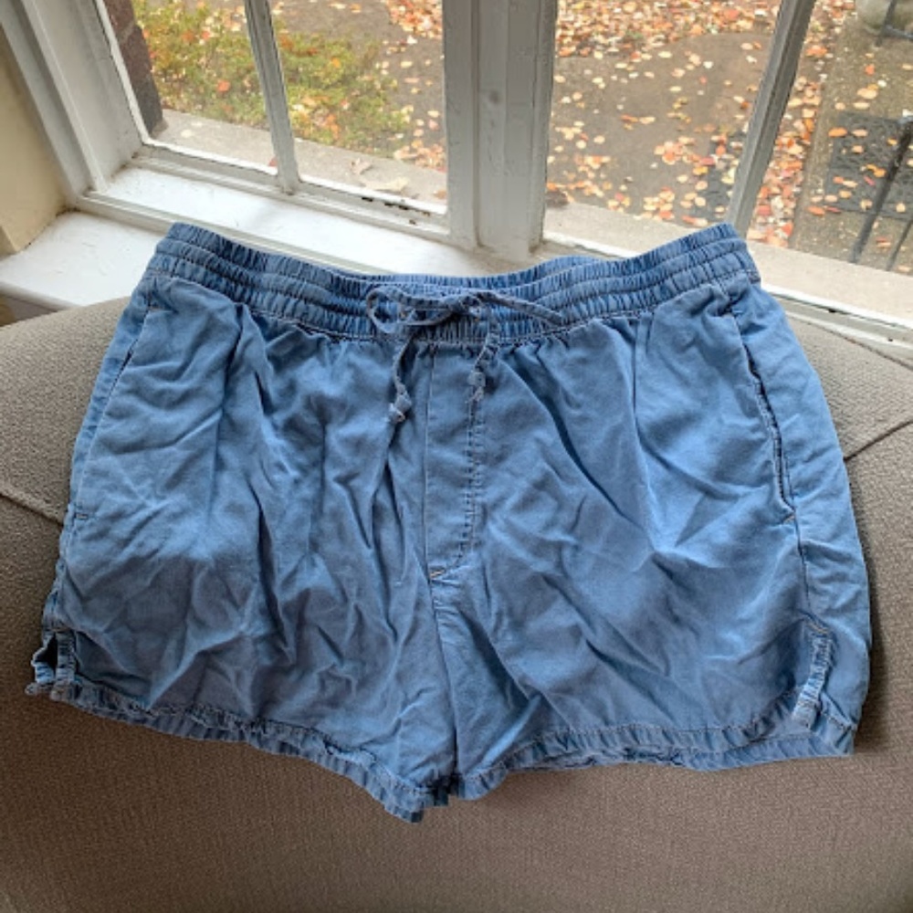 Gap Denim Chambray Shorts size M